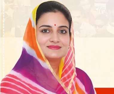 Rakhee Rathore: Bio, Age, Husband, Height, Net Worth & Facts 1 Rakhee Rathore